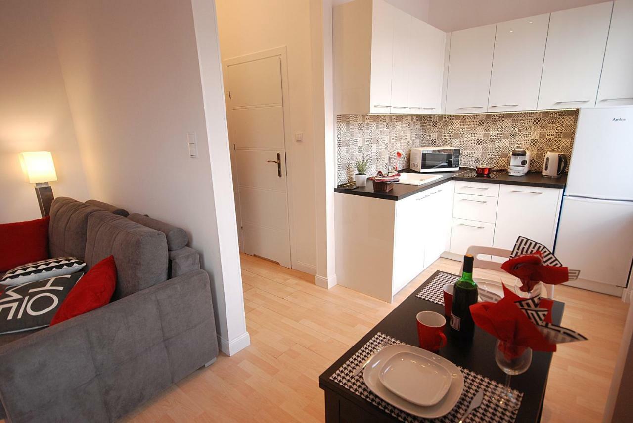 Nowy Apartament Wilcza Varšava Exteriér fotografie
